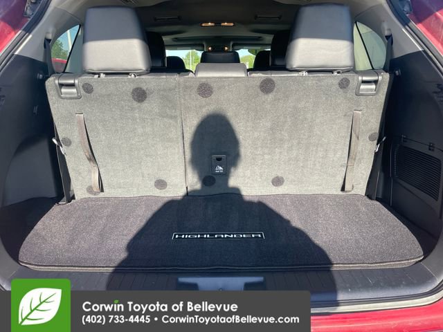 Used 2021 Toyota Highlander XLE w/ Protection Package #3 (TMS) AWD/4WD image 29