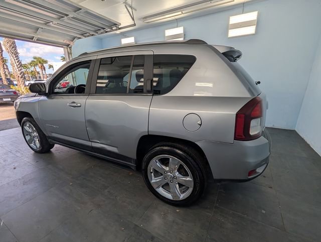 Used 2016 Jeep Compass Latitude w/ Sun/Sound Group image 10