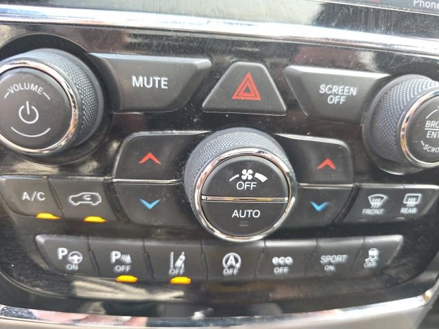 Used 2019 Jeep Grand Cherokee Trailhawk w/ Trailhawk Luxury Group AWD/4WD image 6
