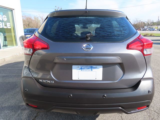 Used 2020 Nissan Kicks S FWD image 10