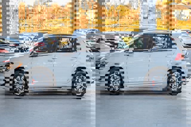 Used 2016 Volkswagen Golf S image 51