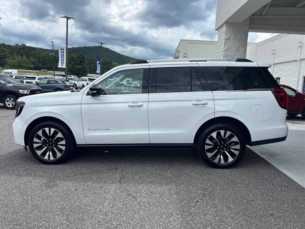 Used 2026 Ford Expedition Platinum w/ Driver's Package AWD/4WD image 24