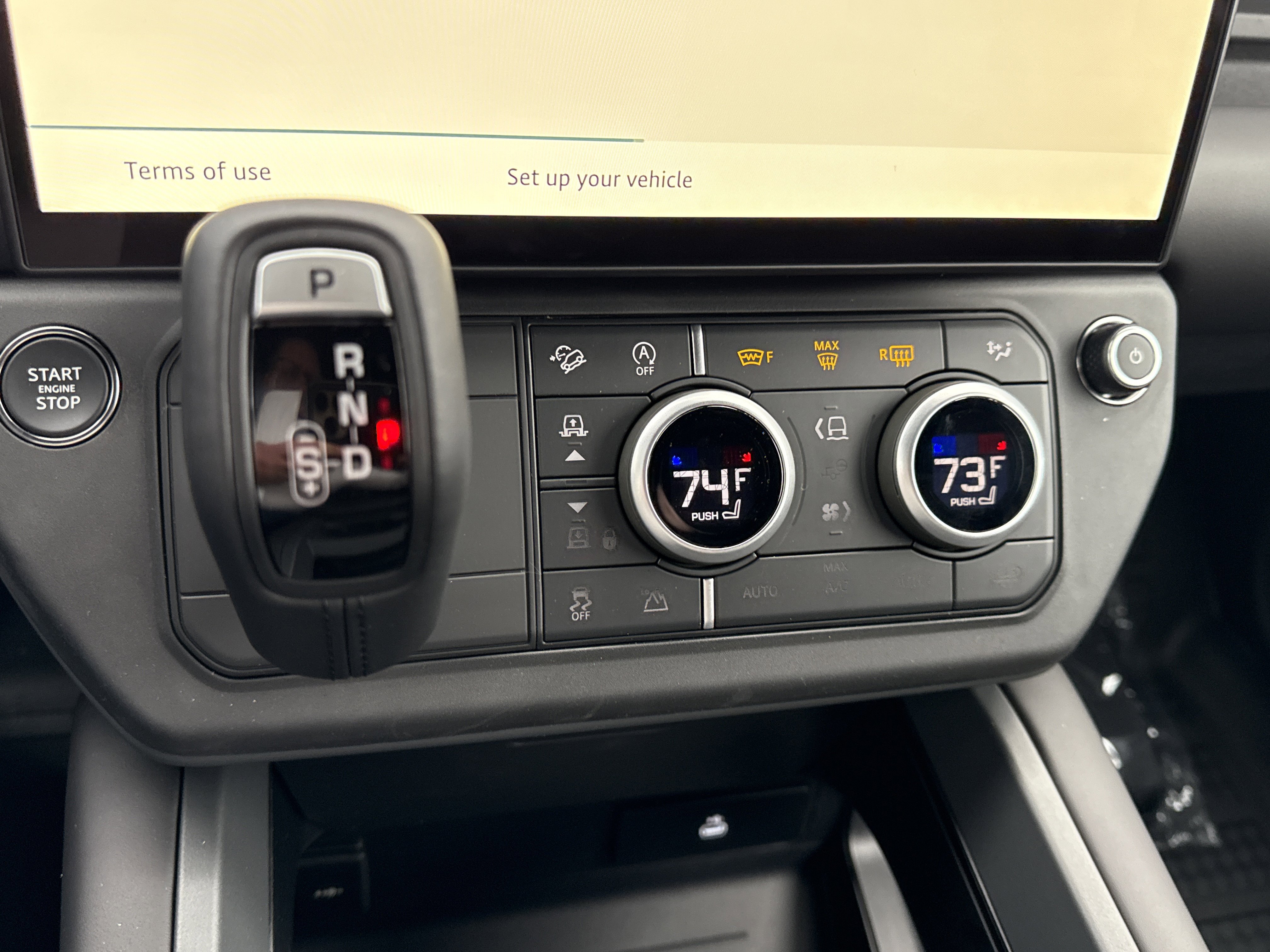 New 2026 Land Rover Defender 130 X-Dynamic SE image 11