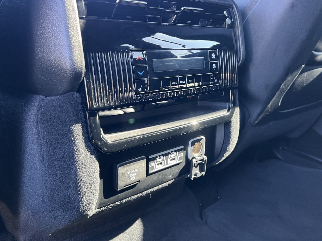 Used 2023 Jeep Wagoneer 4WD w/ Premium Group I image 22