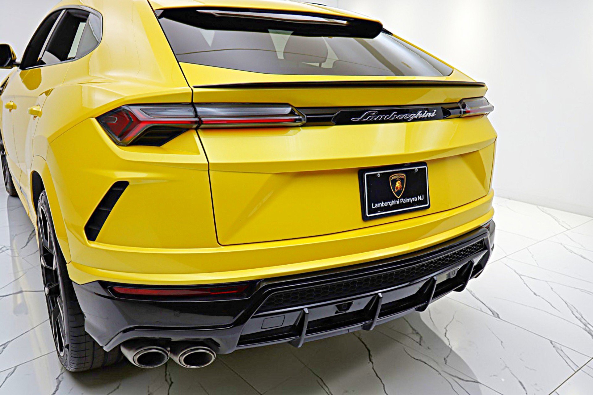 Used 2022 Lamborghini Urus image 19