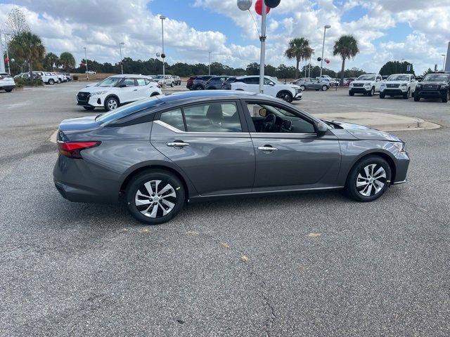 Used 2025 Nissan Altima 2.5 S image 13