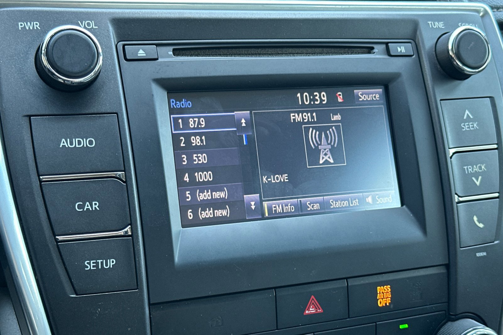 Used 2017 Toyota Camry LE FWD image 17