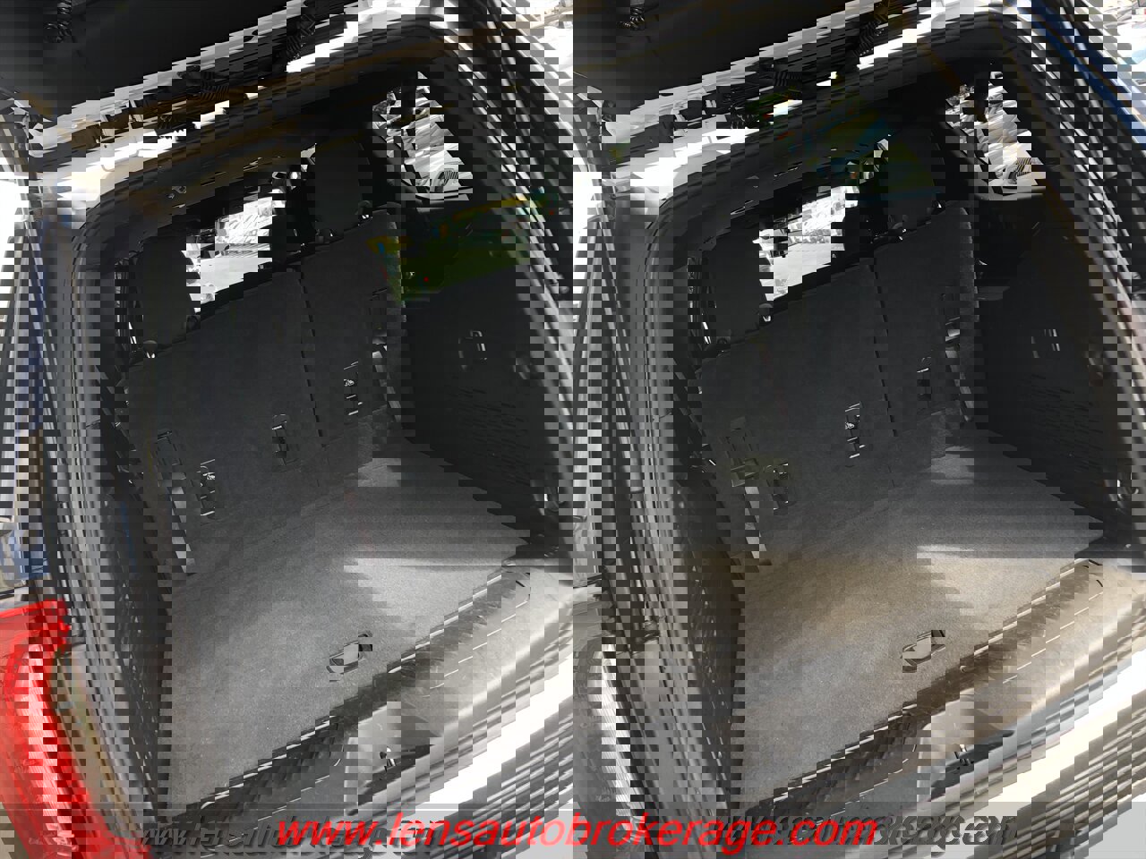 Used 2022 GMC Yukon XL SLE w/ Gmc Pro Safety Plus Package image 20