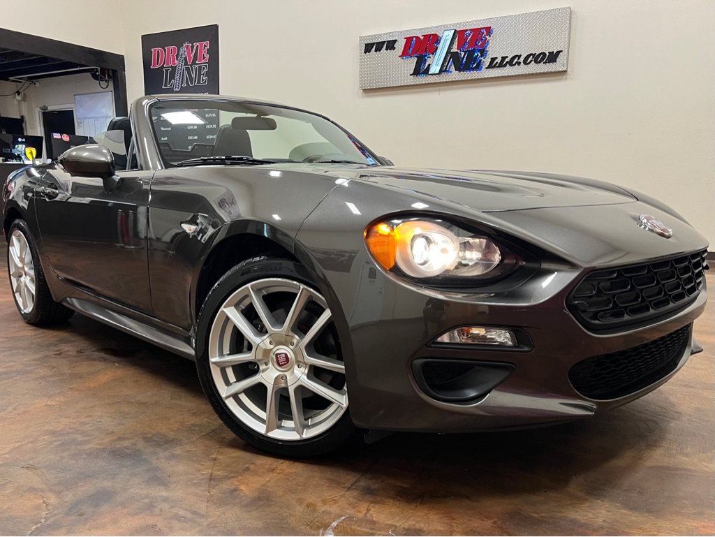 Used 2017 FIAT 124 Spider Classica RWD image 1