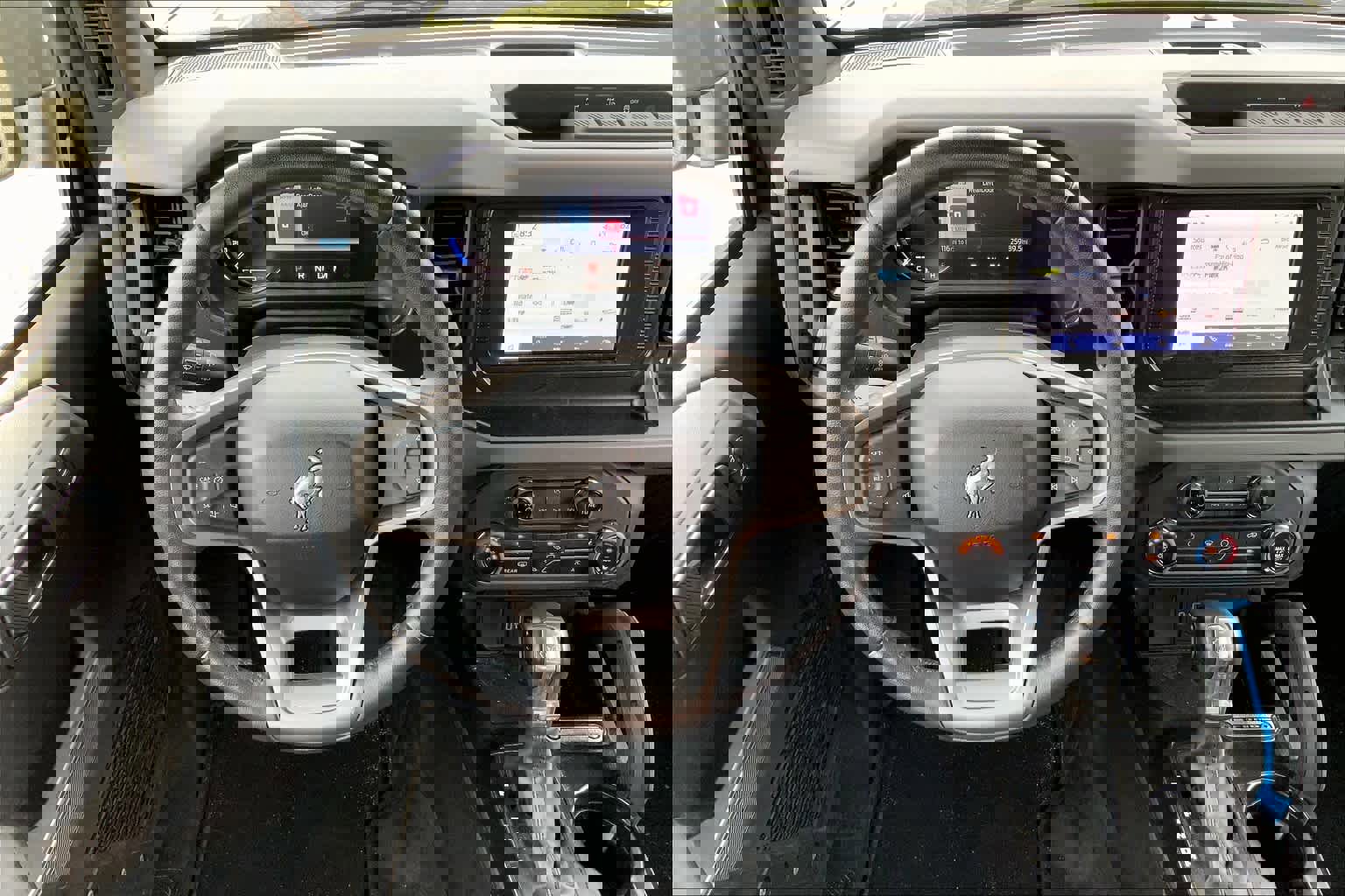 Used 2022 Ford Bronco Black Diamond image 6