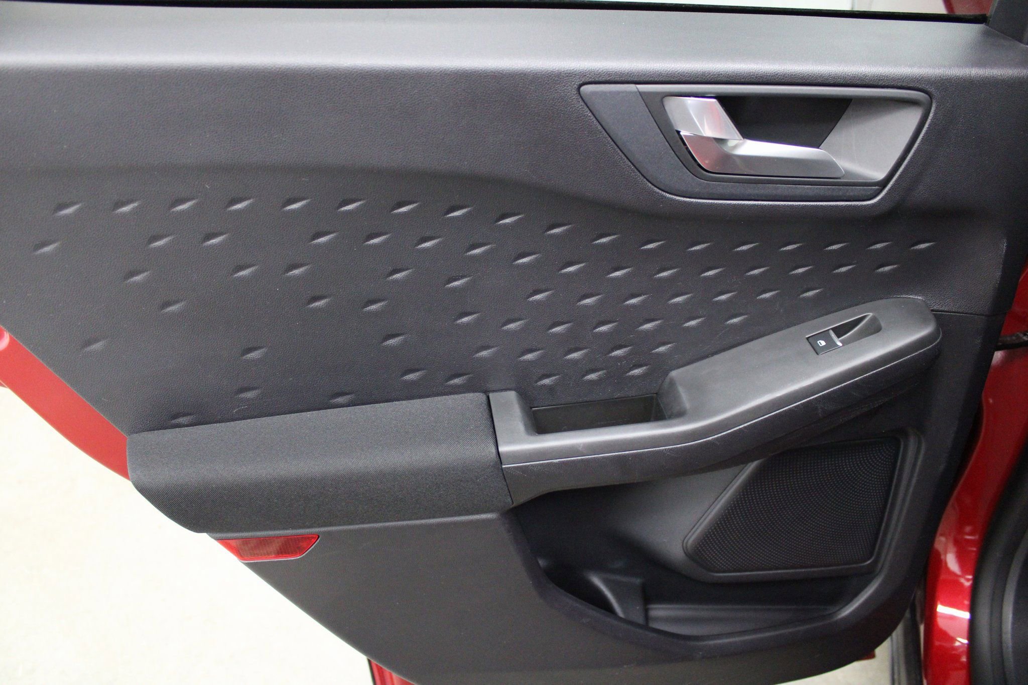 Used 2020 Ford Escape SE image 20