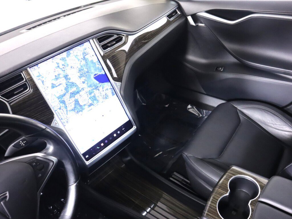 Used 2015 Tesla Model S 70D AWD/4WD image 31