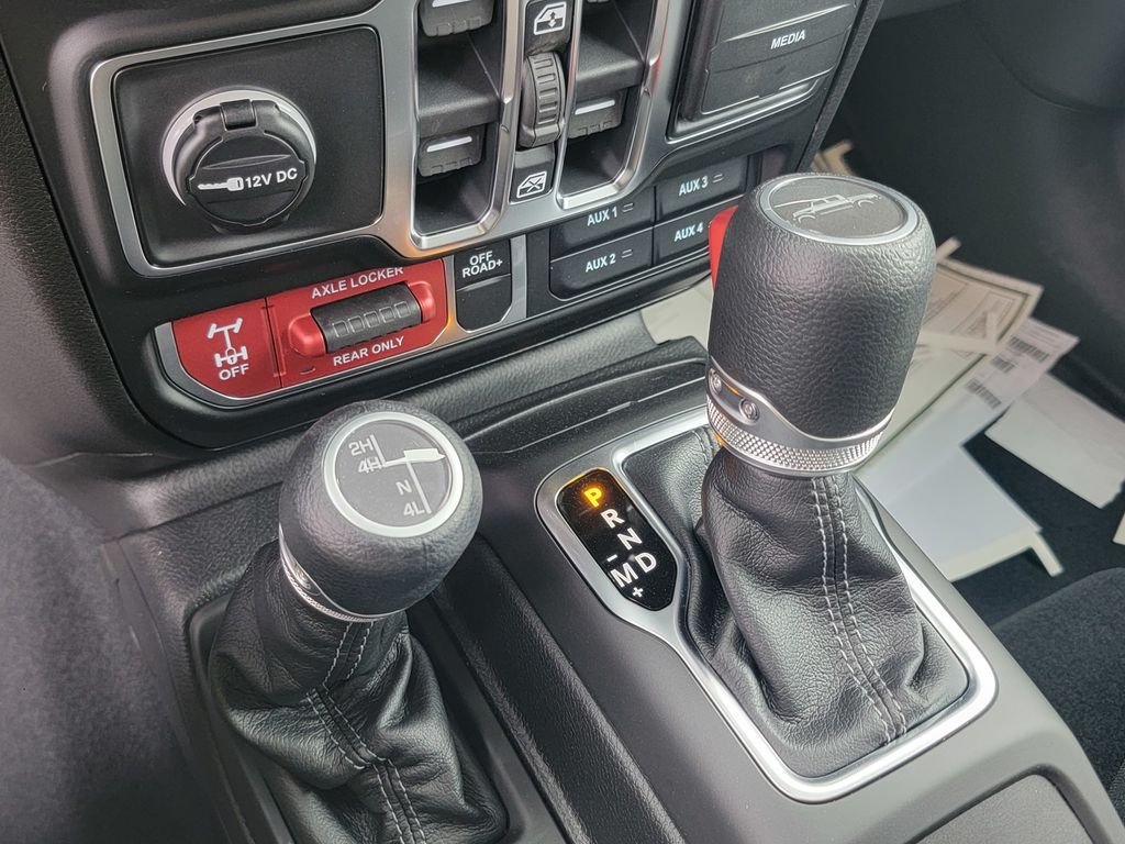 New 2026 Jeep Gladiator Sport AWD/4WD image 19