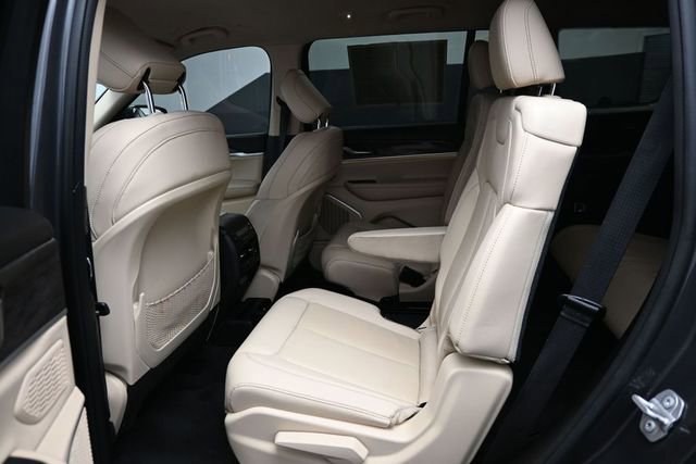 Used 2022 Jeep Grand Cherokee L Limited RWD image 13