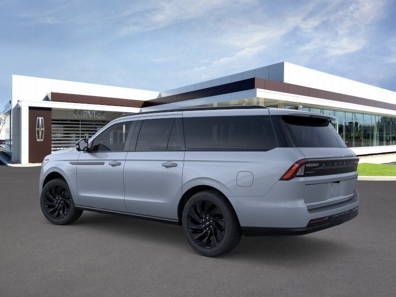 New 2026 Lincoln Navigator L Reserve w/ Jet Appearance Package AWD/4WD image 4