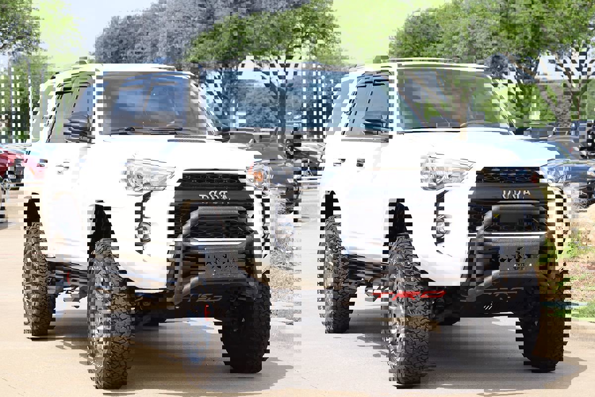 Used 2023 Toyota 4Runner SR5 Premium image 2