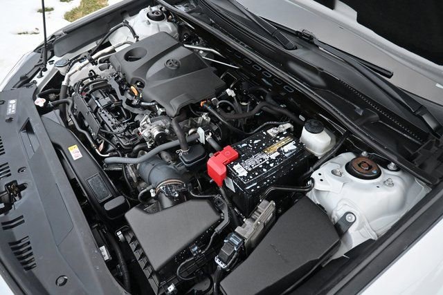 Used 2022 Toyota Camry SE w/ Cold Weather Package image 16