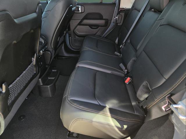 New 2026 Jeep Wrangler Unlimited Sahara AWD/4WD image 18