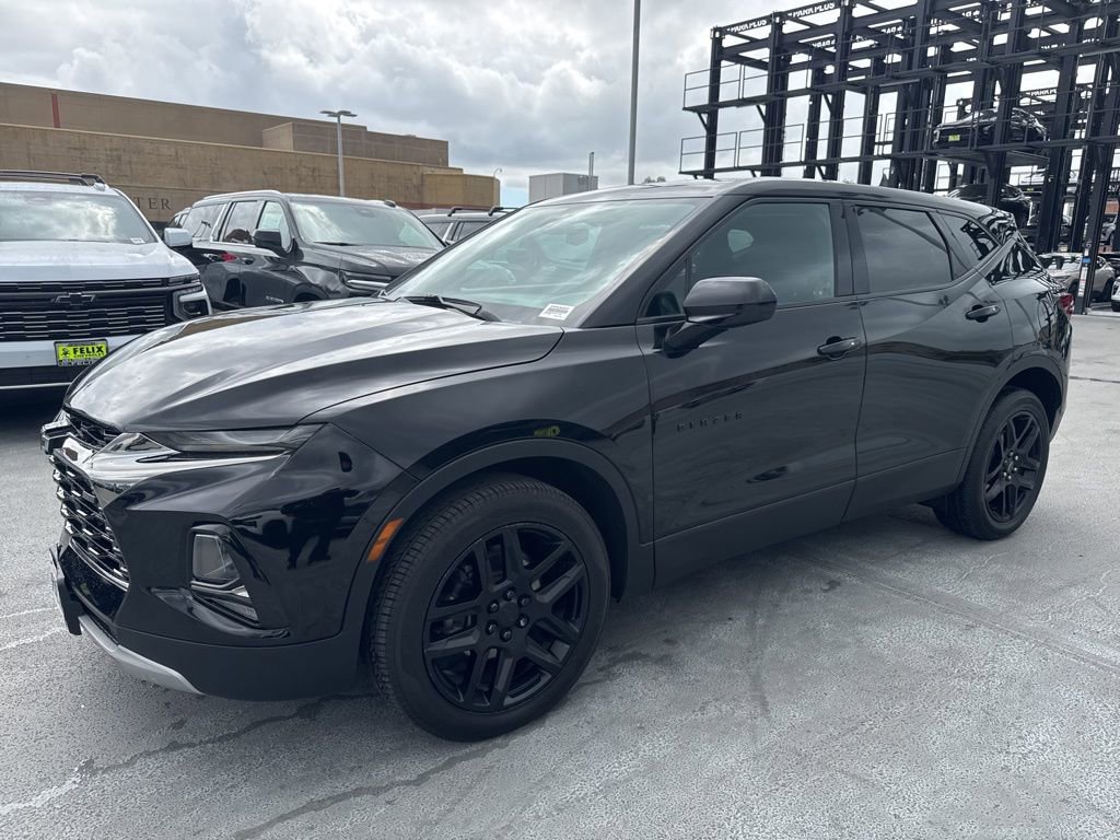 Used 2022 Chevrolet Blazer LT w/ LPO, Black Grille Bar Package FWD image 1