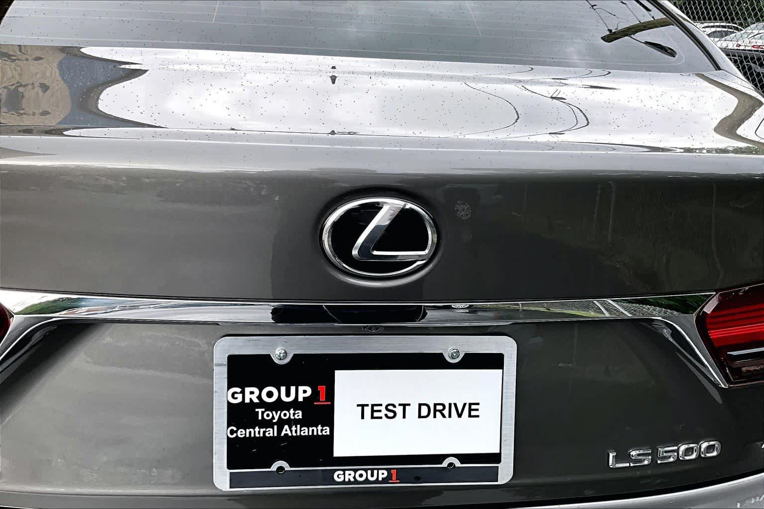 Used 2022 Lexus LS 500 AWD w/ Accessory Package (Z2) image 31