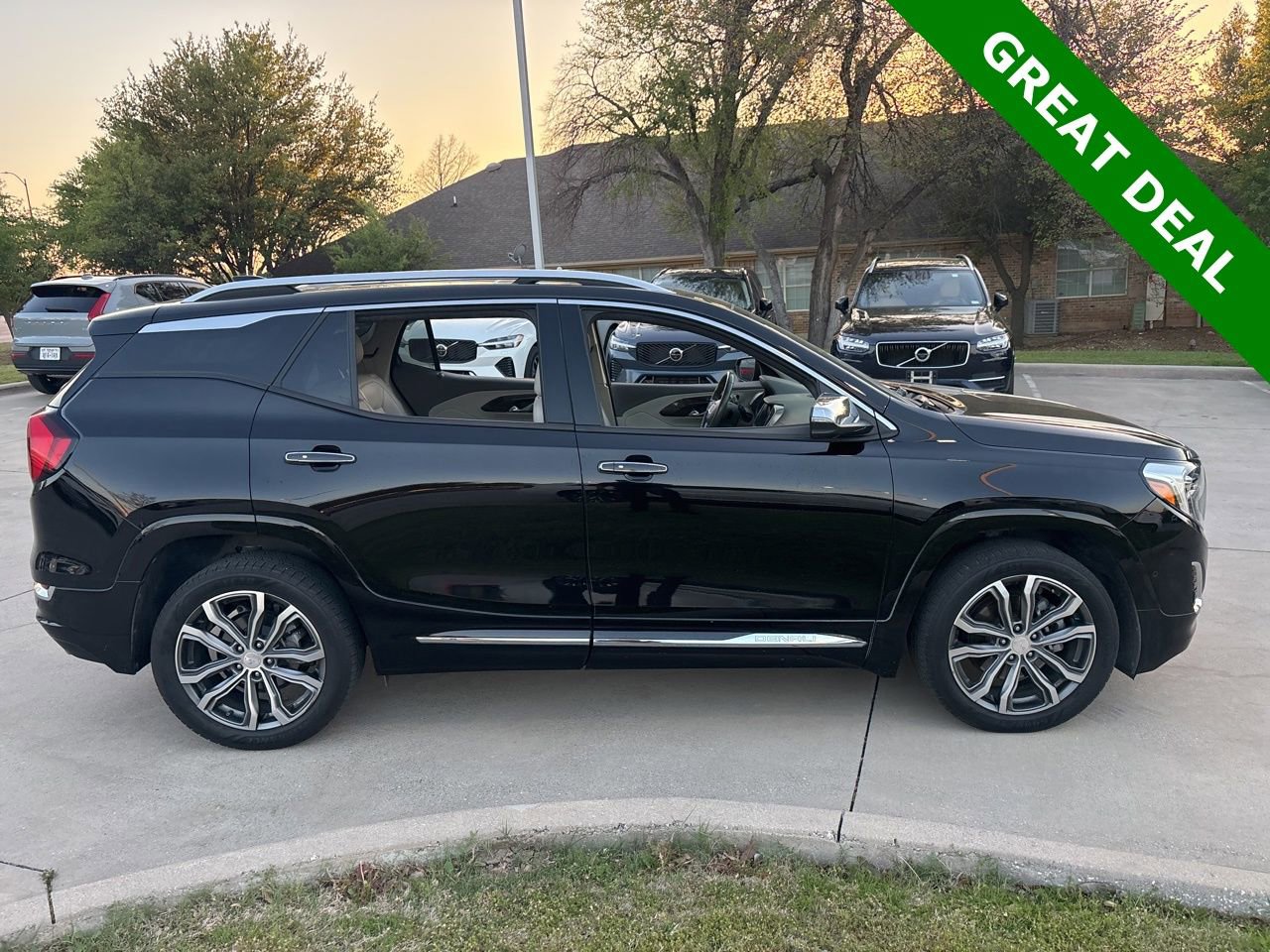 Used 2020 GMC Terrain Denali w/ Denali Premium Package image 4