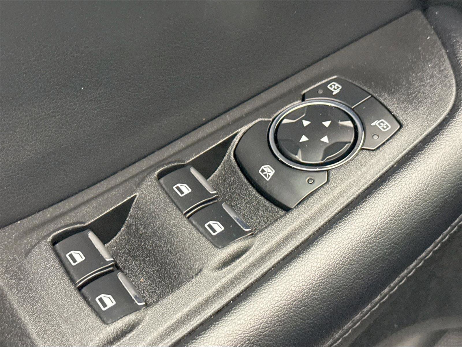 Used 2023 Ford Edge SEL image 27