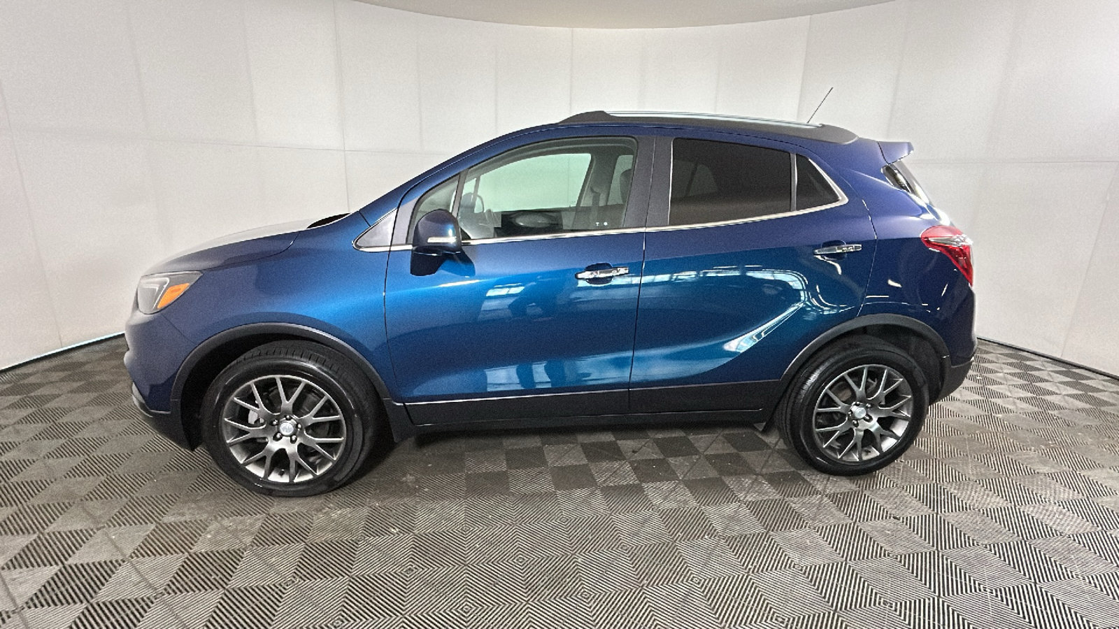 Used 2019 Buick Encore Sport Touring w/ Safety Package AWD/4WD image 7