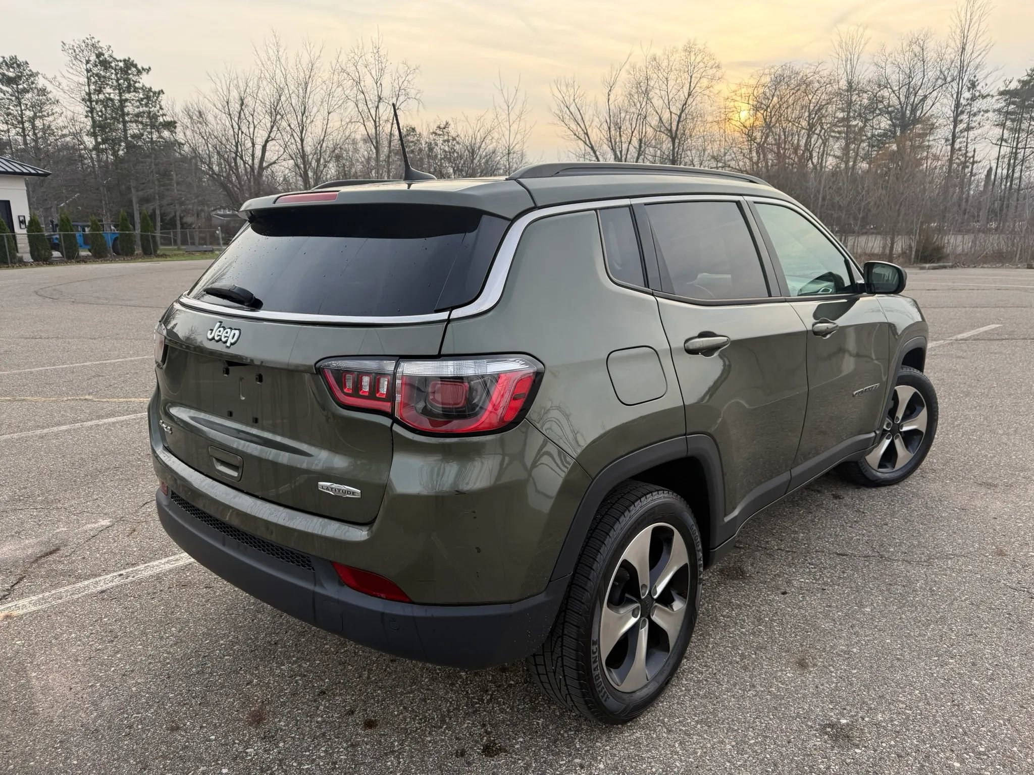 Used 2018 Jeep Compass Latitude w/ Popular Equipment Group image 5