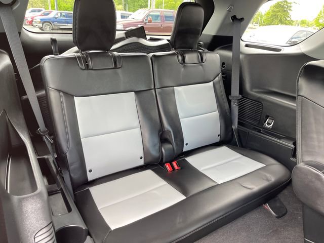 Used 2023 Ford Explorer XLT w/ Equipment Group 202A AWD/4WD image 34