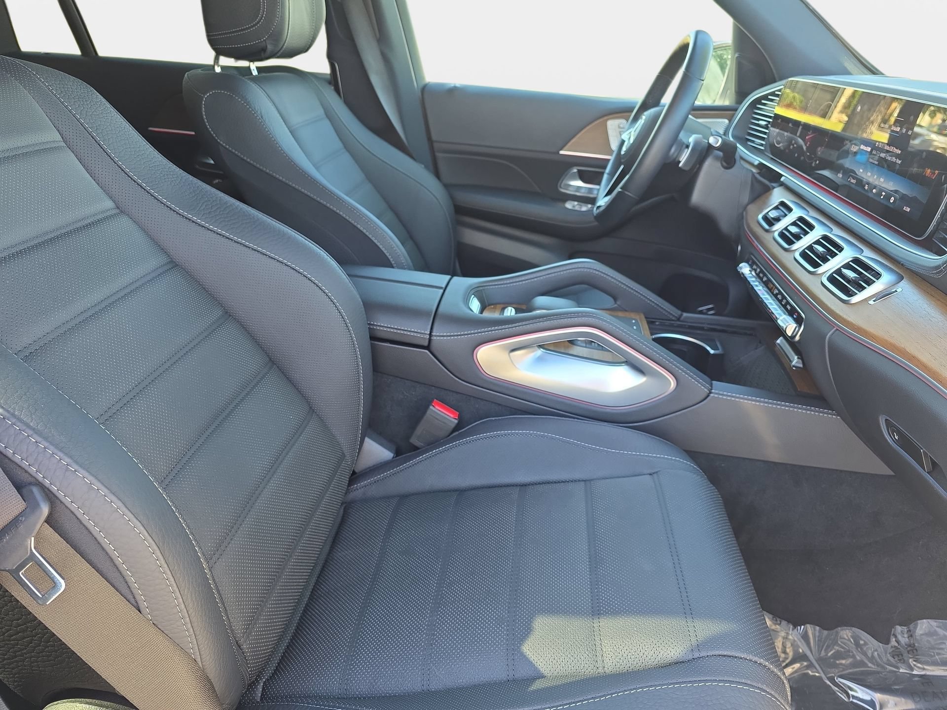 Certified 2025 Mercedes-Benz GLS 450 4MATIC image 10