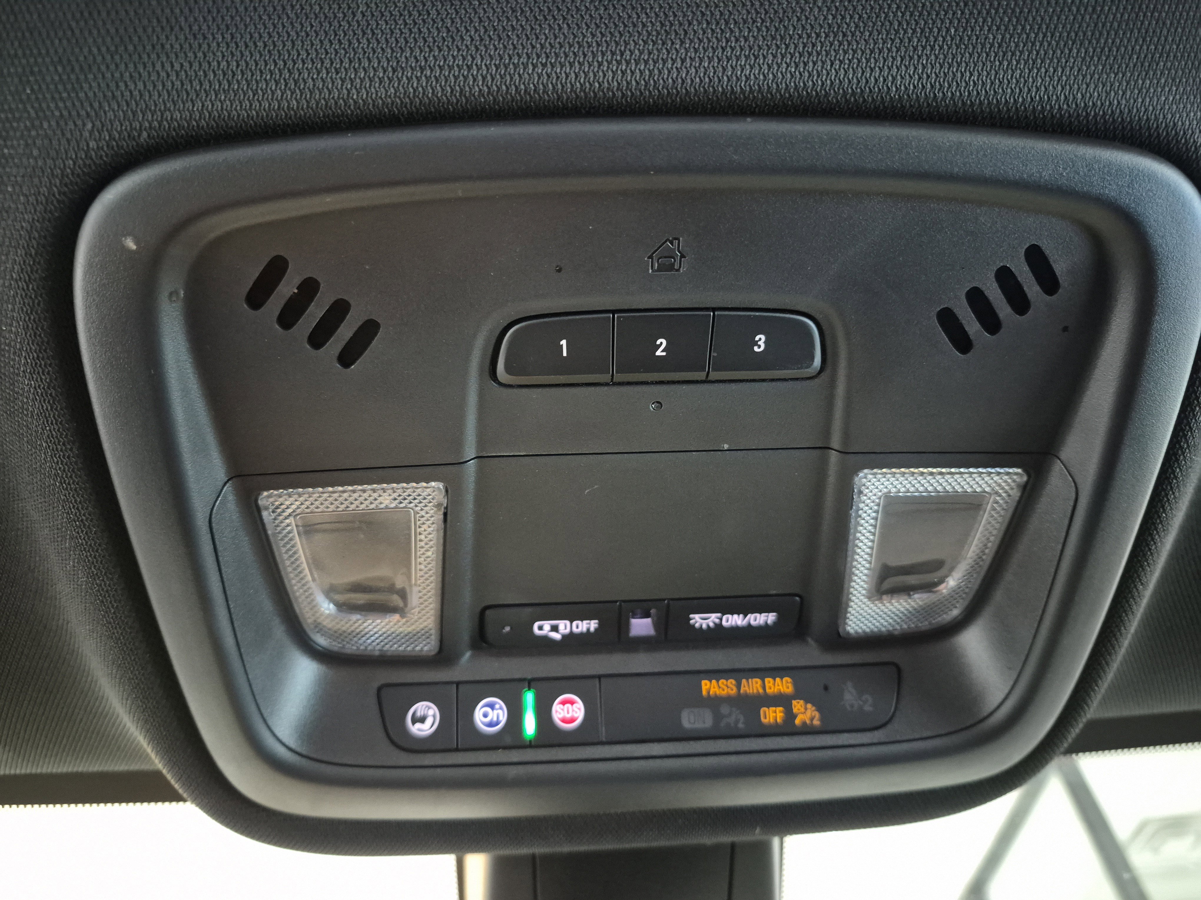 Used 2023 Chevrolet Traverse RS image 38