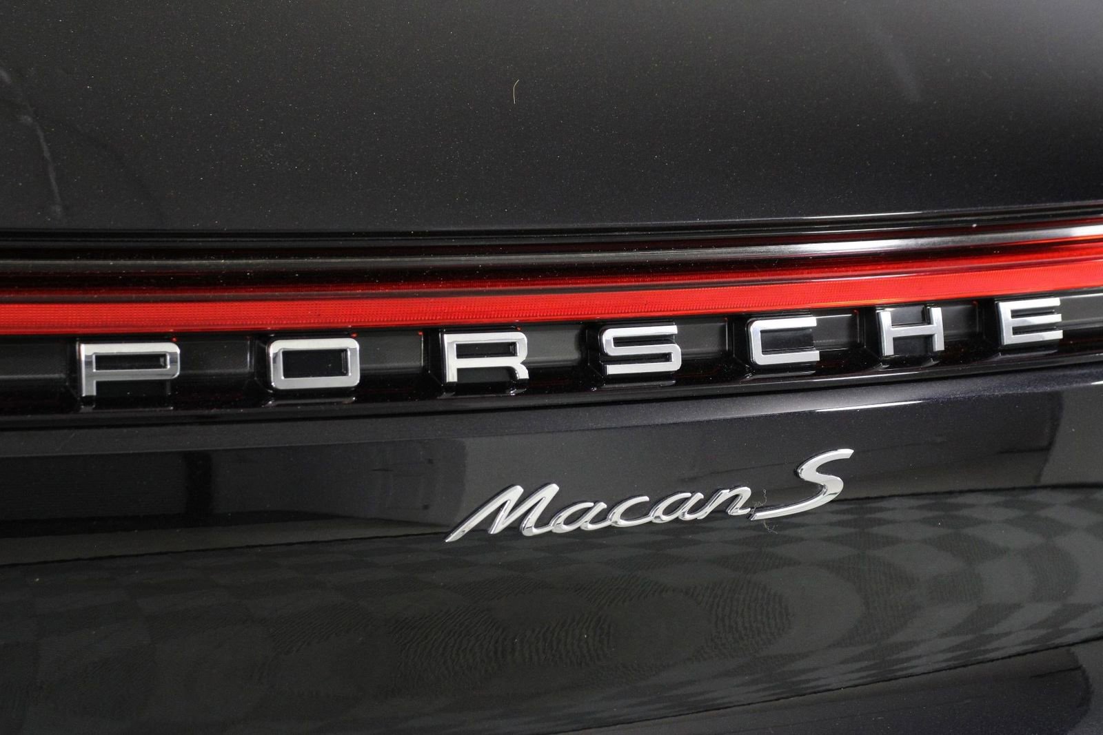 Certified 2023 Porsche Macan S image 22