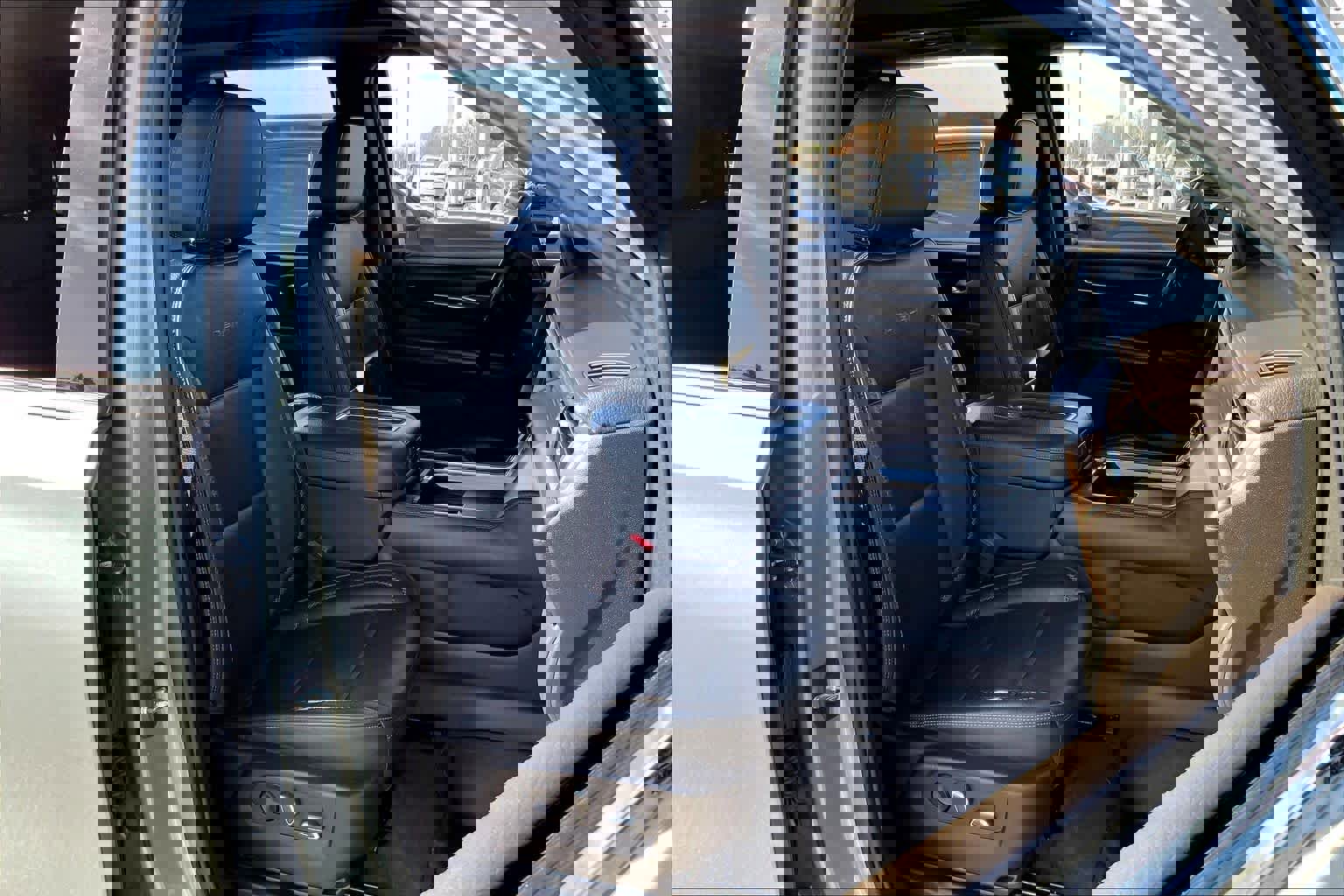 Certified 2023 GMC Yukon Denali image 7