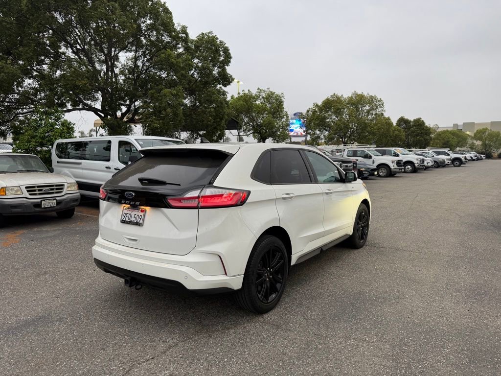 Used 2022 Ford Edge ST-Line w/ Class II Trailer Tow Package image 3