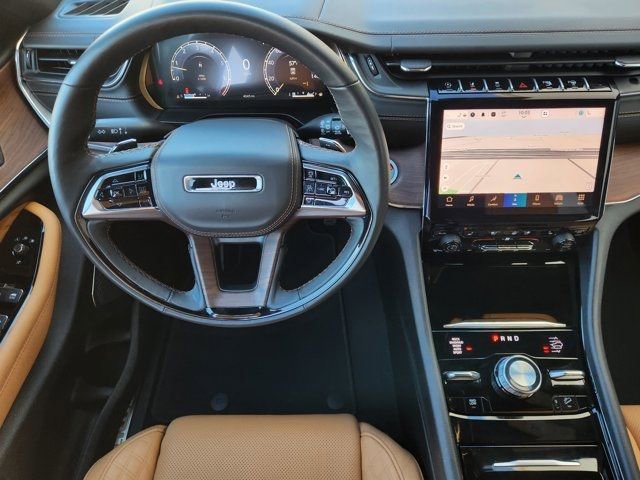 Used 2025 Jeep Grand Cherokee Summit image 30