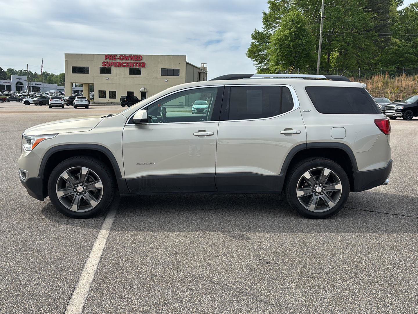 Used 2017 GMC Acadia SLT image 5
