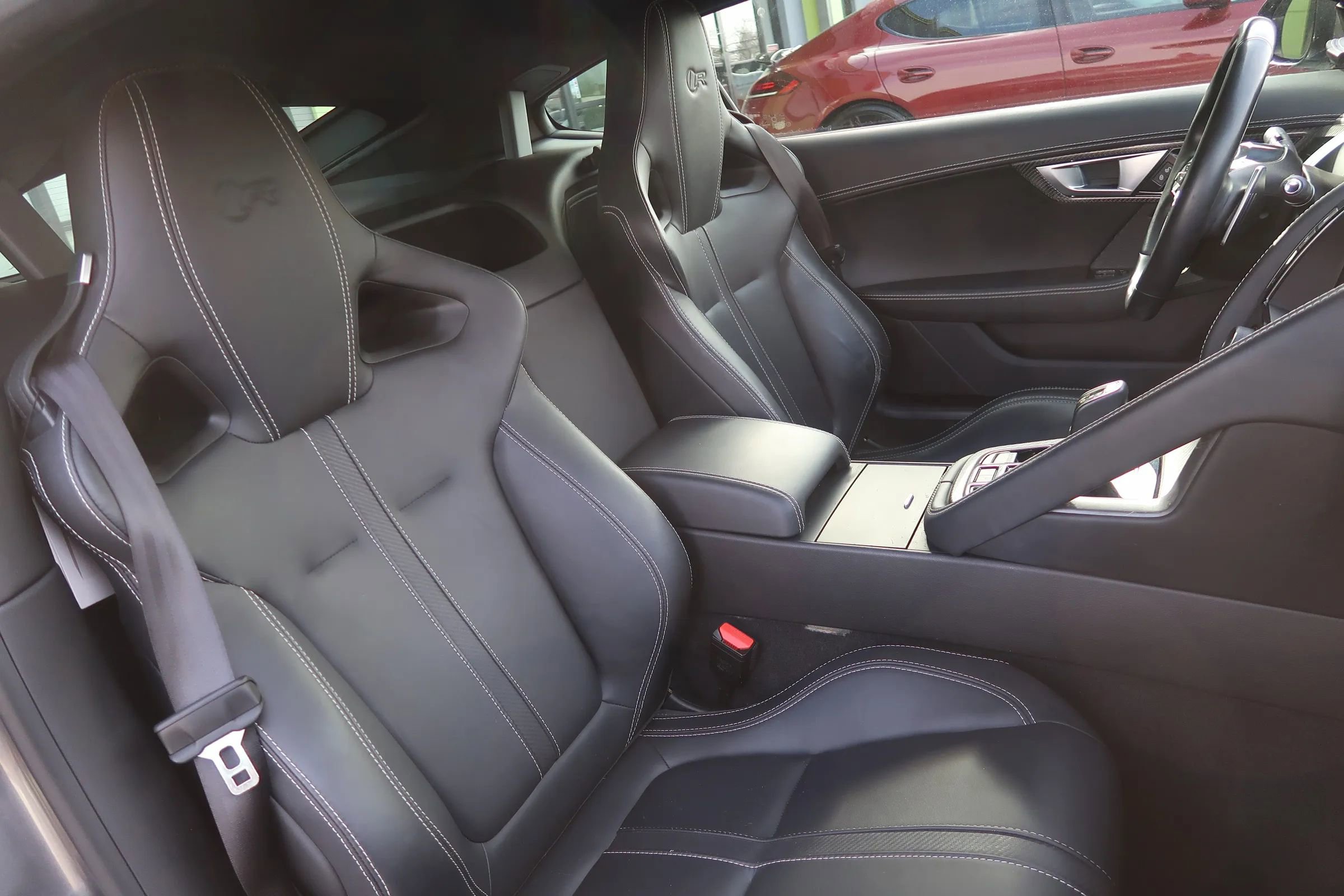 Used 2016 Jaguar F-TYPE R image 21