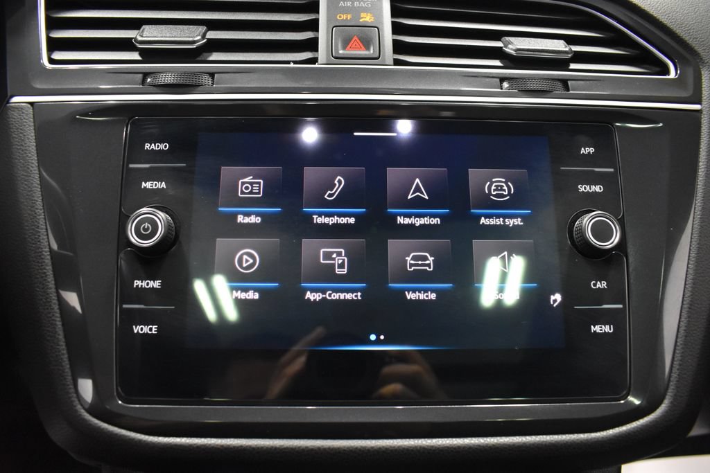 Used 2023 Volkswagen Tiguan SE R-Line FWD image 22