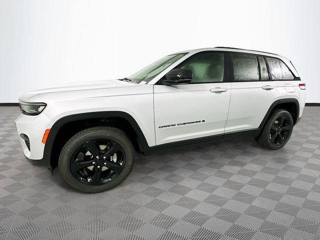 New 2025 Jeep Grand Cherokee Altitude image 23