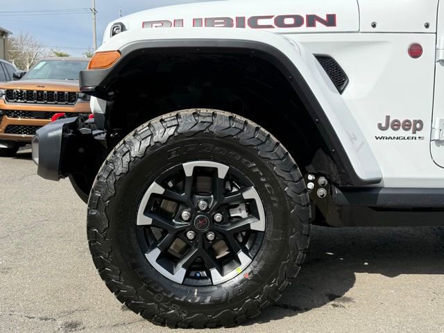 New 2026 Jeep Wrangler Unlimited Rubicon w/ Dual Top Group AWD/4WD image 16