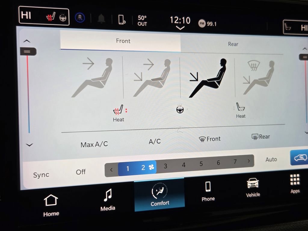 Certified 2024 Chrysler Pacifica Touring-L image 4