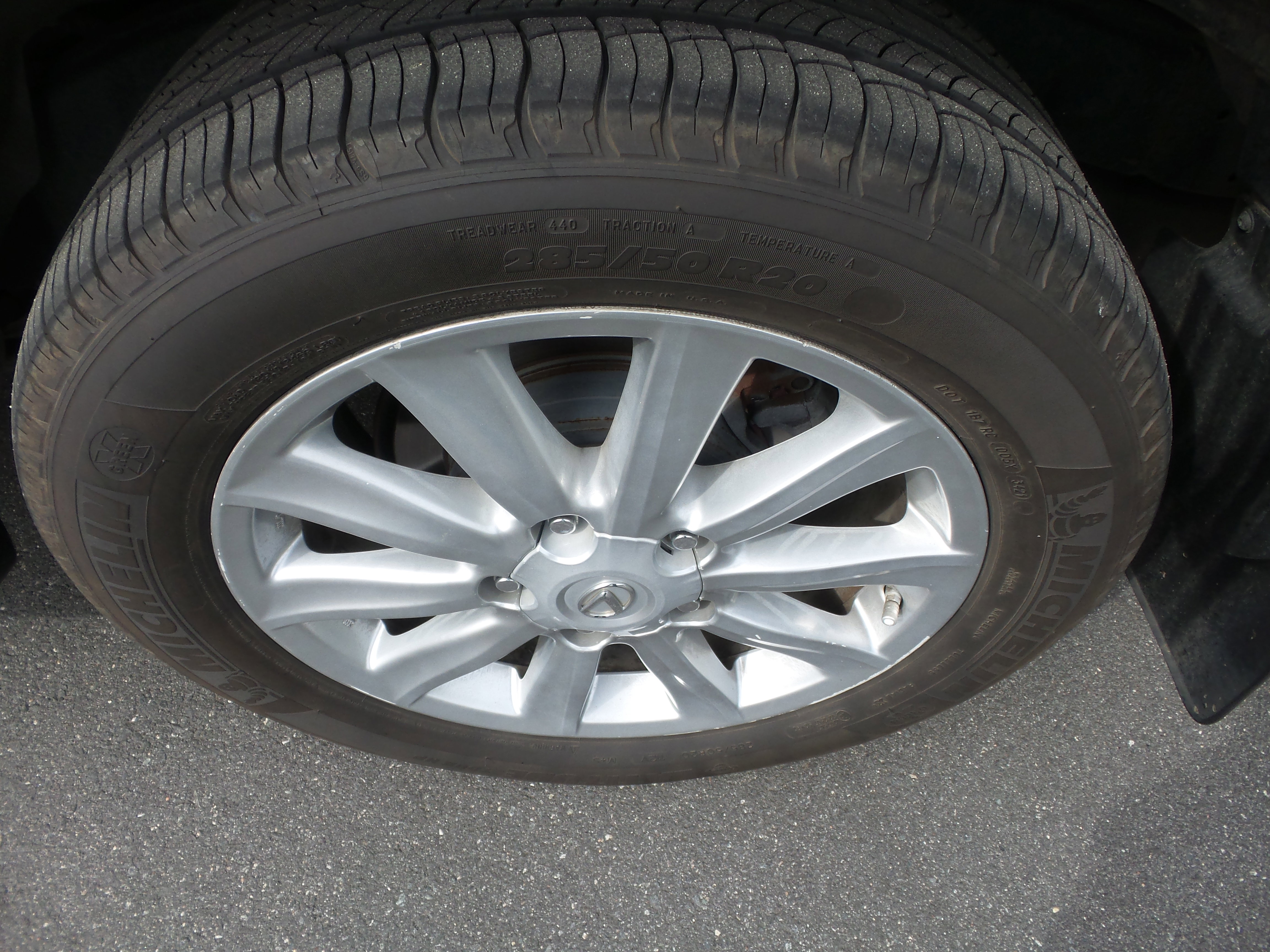 Used 2011 Lexus LX 570 4WD image 90