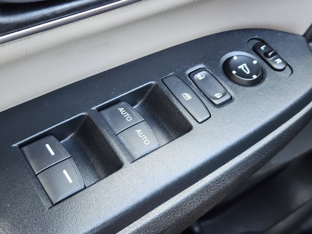 Used 2017 Honda CR-V Touring image 28