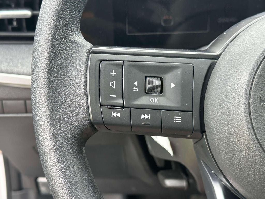 Used 2025 Nissan Kicks SV w/ SV Premium Package AWD/4WD image 19