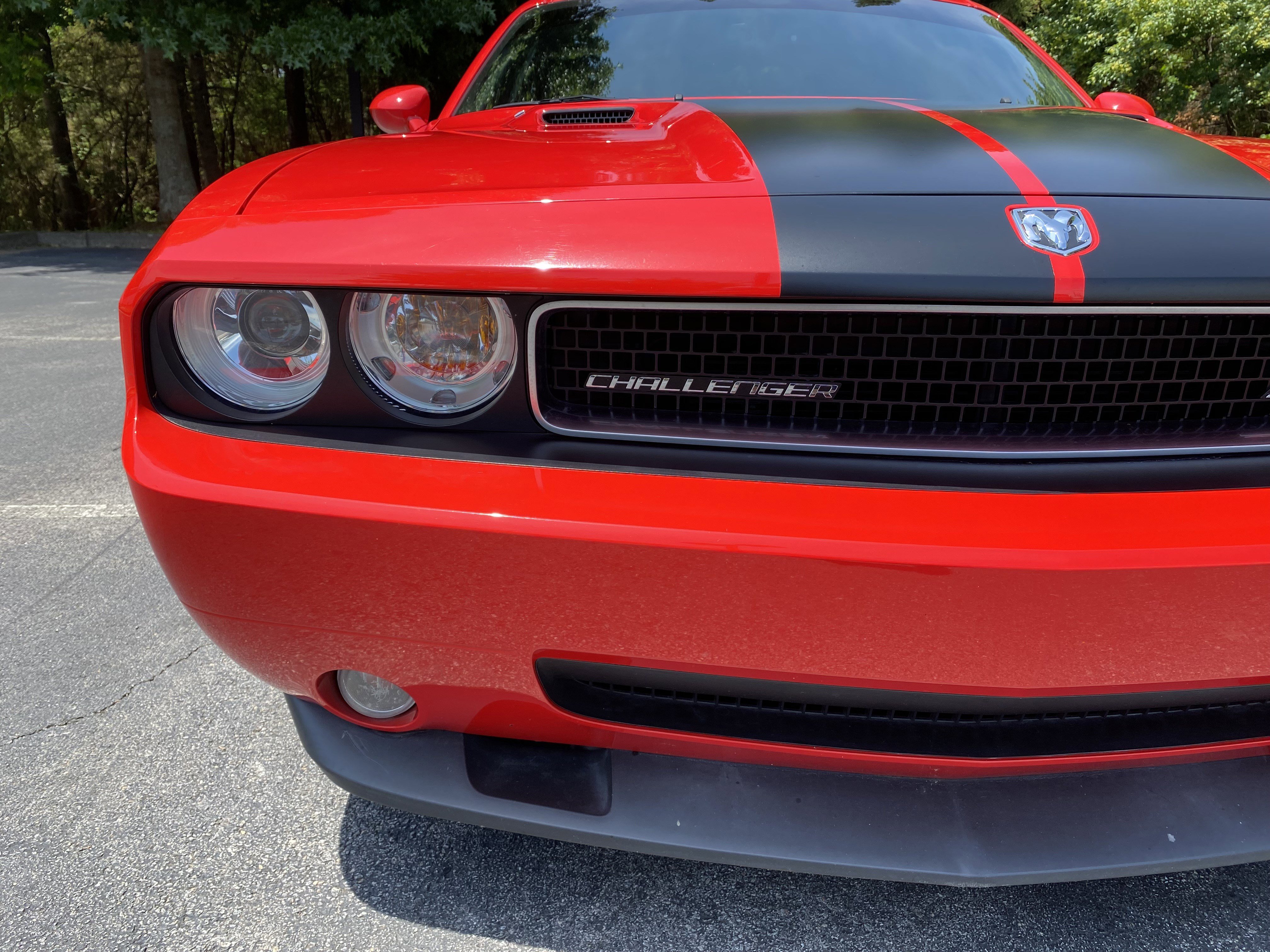 Used 2009 Dodge Challenger SRT8 w/ SRT Option Group II RWD image 13