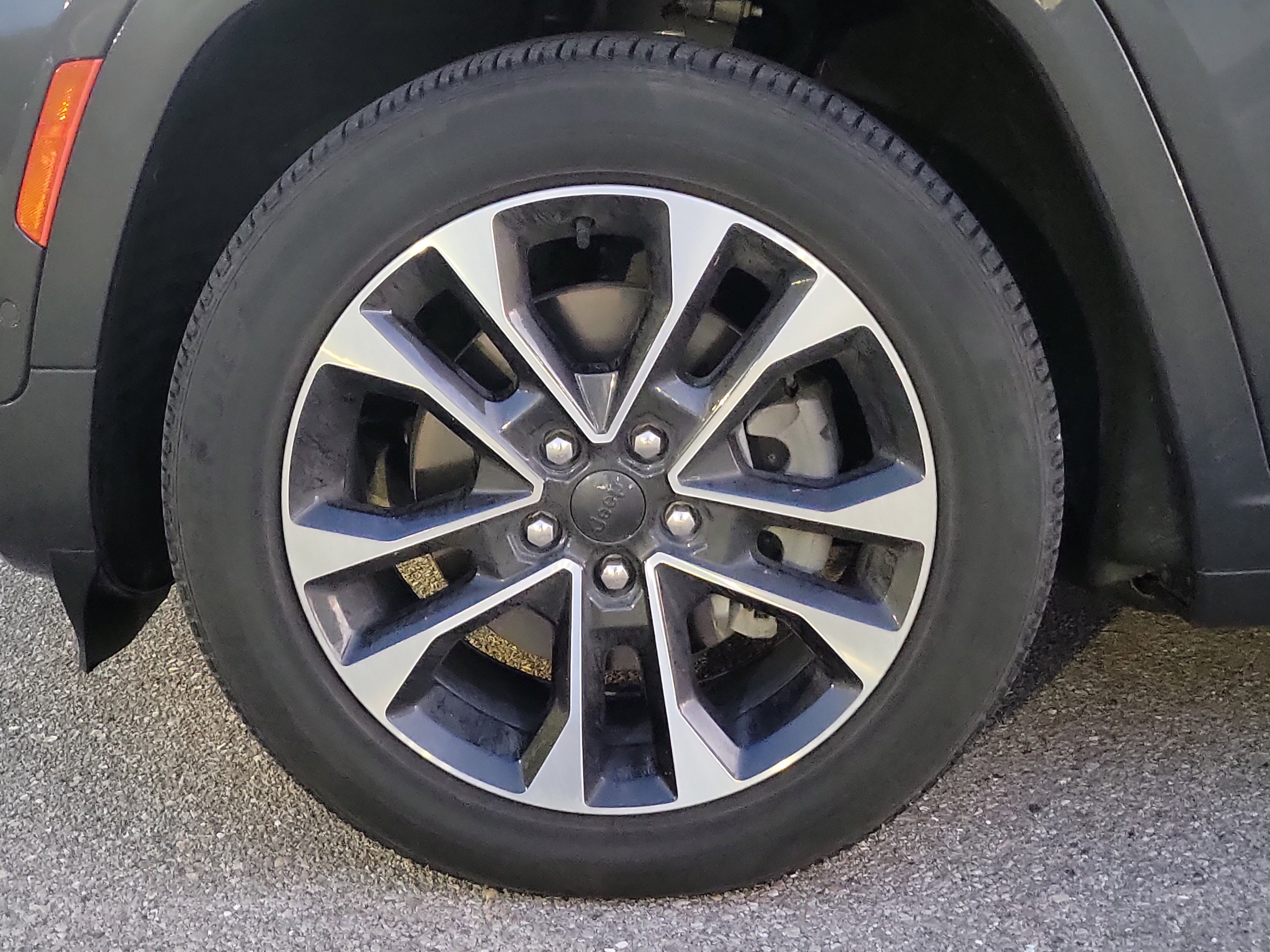 Used 2023 Jeep Grand Cherokee L Overland image 6