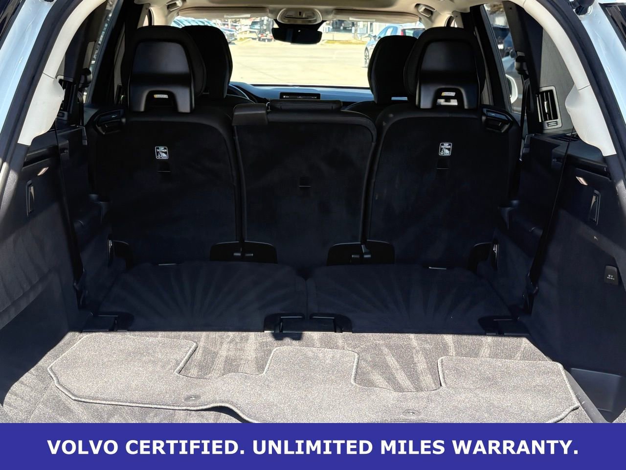 Certified 2025 Volvo XC90 B6 Plus image 37