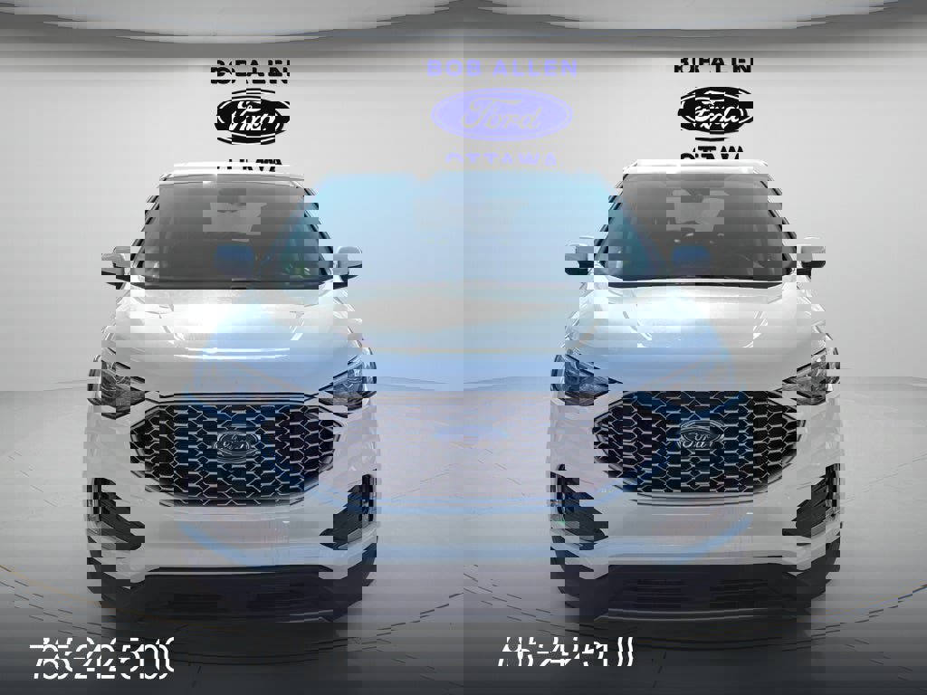 Used 2023 Ford Edge SEL w/ Convenience Package image 9