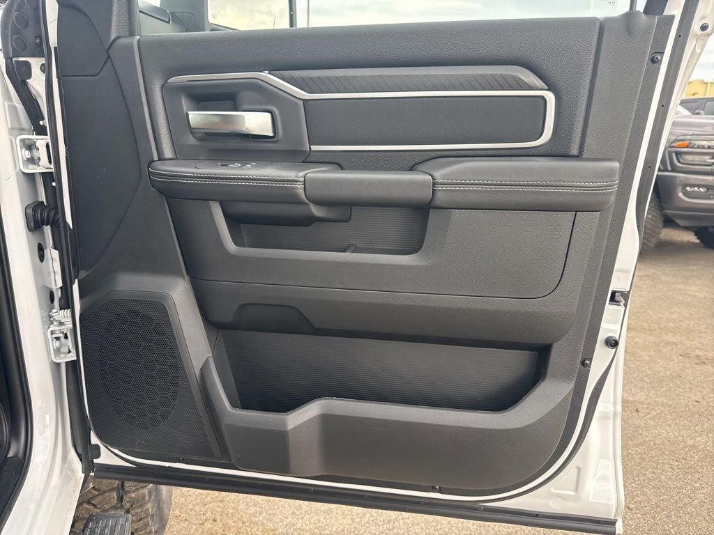 New 2025 RAM 2500 Big Horn AWD/4WD image 33