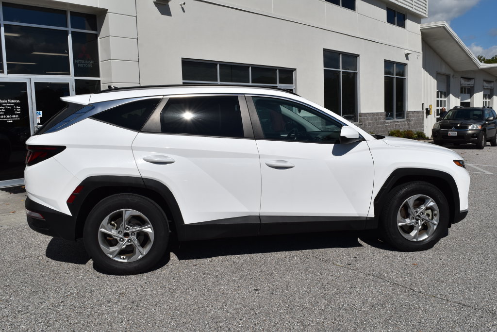 Used 2024 Hyundai Tucson SEL FWD image 2